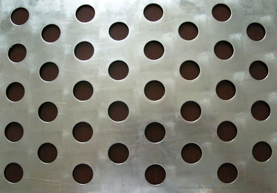 China Customized different hole 1mm Iron plate Galvanized perforated metal mesh proveedor