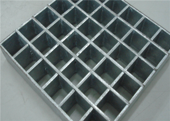 China Material de construcción galvanizado caliente de rejilla de acero bloqueado de la presión de la prolongación del andén proveedor