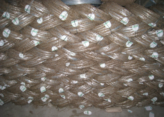 China El alambre de embalaje galvanizado con poco carbono, electro 3m m sumergidos calientes galvanizó el alambre de acero proveedor
