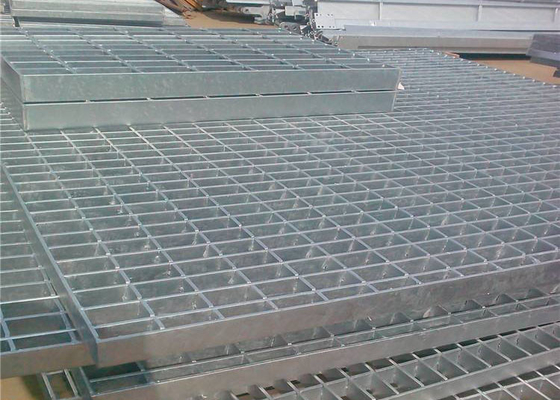 China Grueso que la reja galvanizada reja de acero resistente de la barra de 6m m proveedor