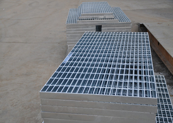 China Reja de la calzada del acero de 32 x de 5m m, reja de acero galvanizada sumergida caliente plana proveedor