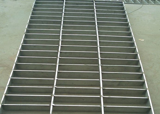 China Reja de acero resistente del acero inoxidable, reja redonda del piso de los SS de la barra 25 x 5 proveedor