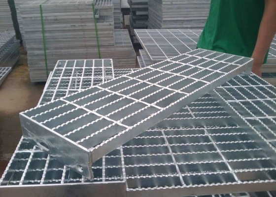 China Material de alta resistencia de acero galvanizado al aire libre durable de las pisadas de escalera Q235 proveedor