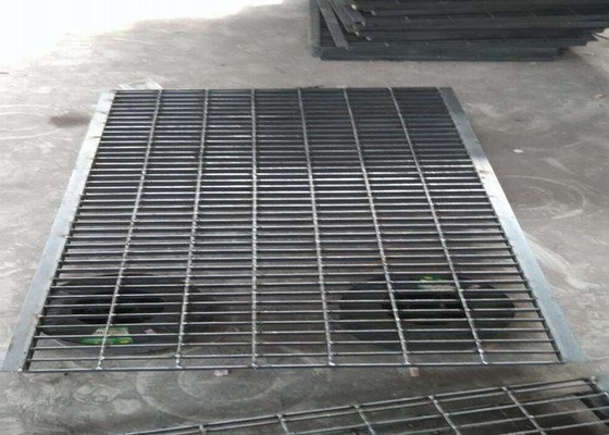 China Rejillas del metal del SGS para las calzadas/el canal rectangular 50/echada torcida 100m m de la barra proveedor
