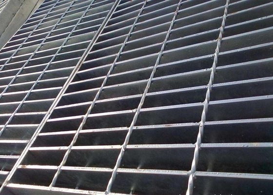 China Longitud de rejilla de acero galvanizada aparcamiento de la barra cruzada ISO9001 debajo 1200m m proveedor