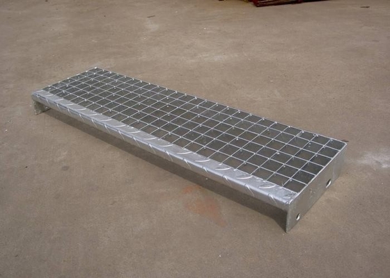 China Pasos de acero galvanizados moda contratantes, diverso tipo pasos de la escalera del metal proveedor