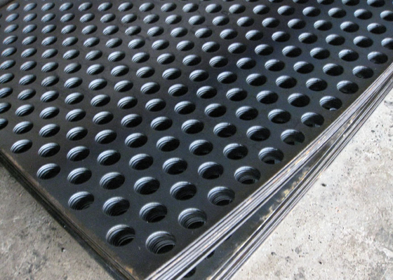 China malla de acero perforada gruesa de 2m m, hoja perforada del hierro del negro abierto del grado del 41% proveedor