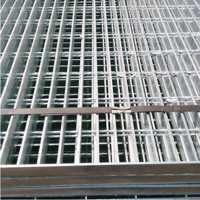 Rejas de acero resistentes a la corrosión de alta resistencia soldadas antideslizantes serpentinas prensadas para pasarelas industriales