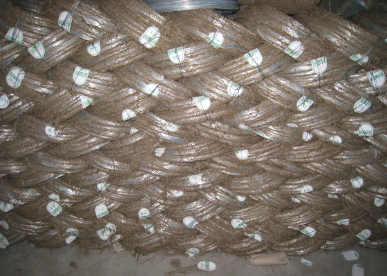 El alambre de embalaje galvanizado con poco carbono, electro 3m m sumergidos calientes galvanizó el alambre de acero