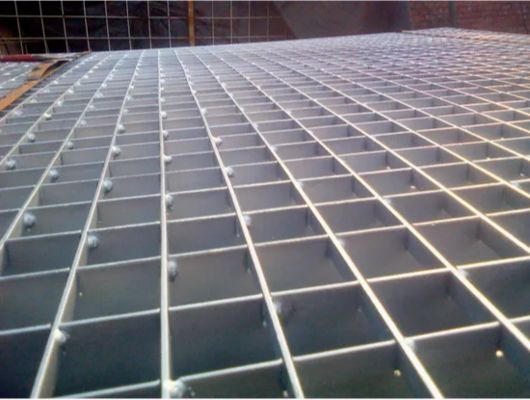 Q235/Q345 Material de diseño cuadrado de rejilla de drenaje de acero galvanizado