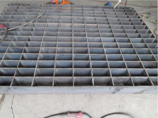Rejilla de drenaje de acero galvanizado con diseño cuadrado, material Q235/Q345
