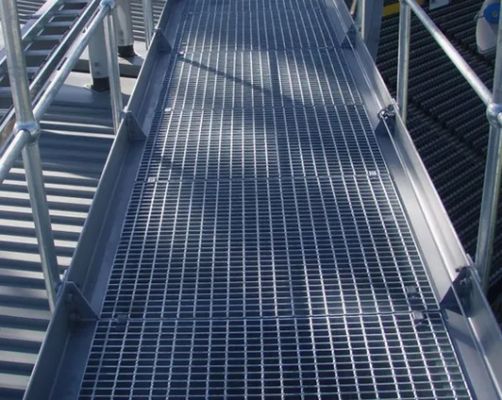 ISO9001 Certified Galvanized Steel Stair Treads with Perforated Metal for Pedestrian Traffic