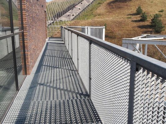 Rejas de acero bloqueadas bajo presión y de alta resistencia anticorrosión para una fácil instalación en proyectos de plataformas