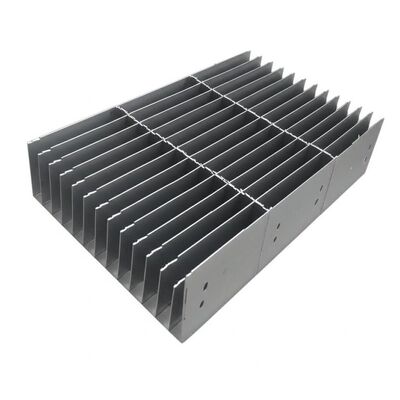 Pistas de acero galvanizado con 25 x 3 a 100 x 8 barras de rodamiento y estándar ANSI/NAAMM para escaleras escalonadas