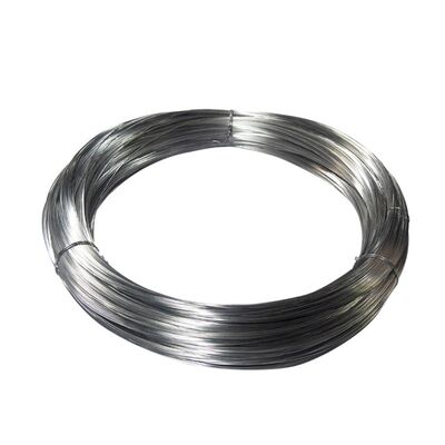 Alambre de hierro galvanizado en caliente con recubrimiento de zinc de 50-150 µm para construcción y cercado fabricado con acero de bajo carbono
