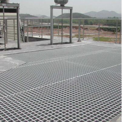Plataforma galvanizada de rejilla de acero antideslizante con tamaños personalizables para pasarelas y uso industrial