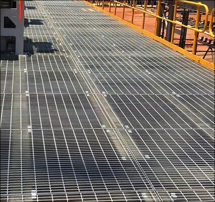 Rejas de barras de acero galvanizadas con barras cruzadas soldadas para pisos de plataformas industriales