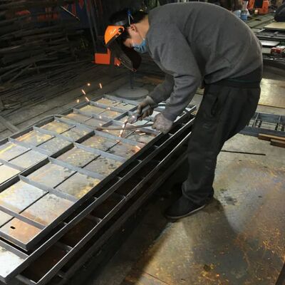 Rejas de barras de acero galvanizadas con barras cruzadas soldadas para pisos de plataformas industriales