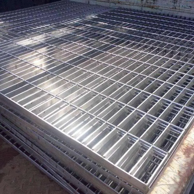 Hot Dipped Galvanized Steel Grating with Slip-Resistant Surface and Customizable Sizes for Industrial Use