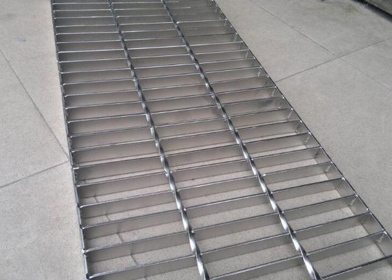 Reja inoxidable durable de la barra de acero, reja de acero de la prolongación del andén del decapado con ácido