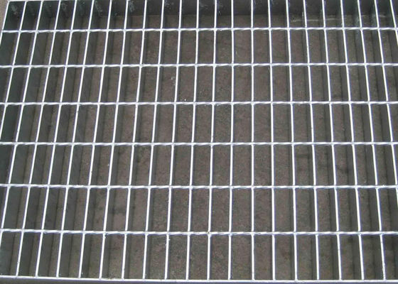 Reja inoxidable torcida del piso de acero de la barra, rejillas industriales del piso ISO9001