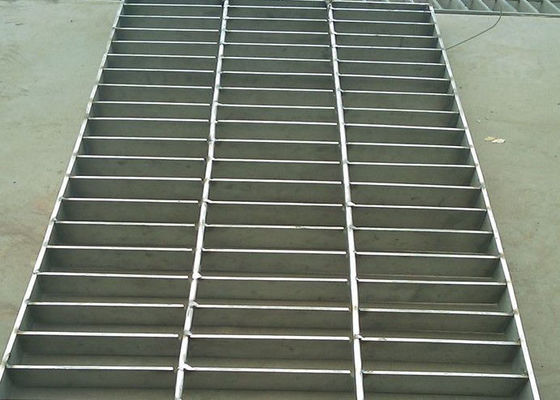 Reja de acero resistente del acero inoxidable, reja redonda del piso de los SS de la barra 25 x 5