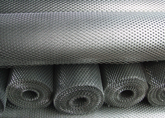 Material ampliado deslizante anti 4.5m m - 100m m LWM del acero con poco carbono de la malla metálica