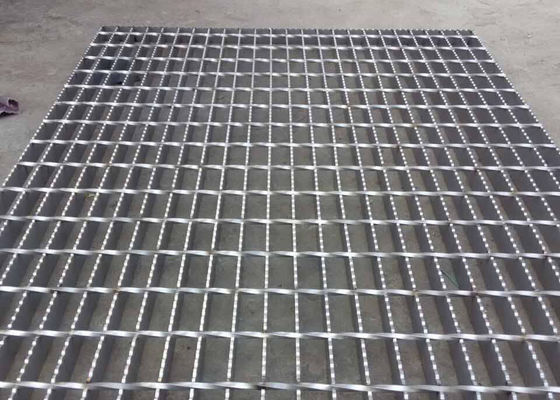 SS que rallan el piso de acero torcido de barra que ralla la barra llana 32m m x 5m m de 6 x de 6m m