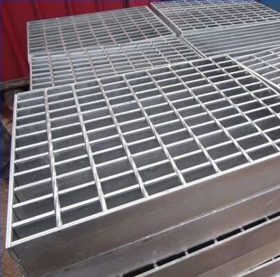 Rejillas de acero galvanizado ASTM A36 soldadas y dentadas para pasarelas y plataformas industriales