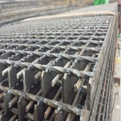 Cubierta de drenaje de rejilla de acero galvanizado de 50 * 8 mm para aplicaciones de drenaje de alta carga