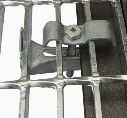 Rejilla para peldaños de escaleras de acero inoxidable de alta resistencia estándar ANSI para seguridad industrial
