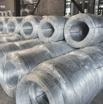 Alambre de hierro galvanizado resistente a la corrosión con alta resistencia a la tracción para aplicaciones versátiles