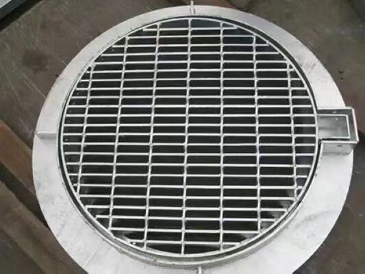 Rejilla de acero de forma especial galvanizada en caliente cortada a medida para pasarelas y plataformas industriales