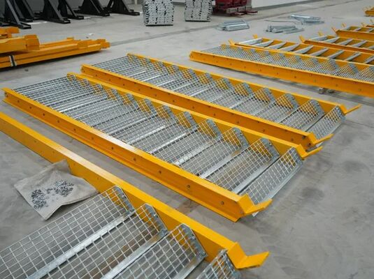 Grilleta de acero galvanizado en caliente Trampilla de escalera con rejilla de barras dentadas para una alta resistencia y seguridad